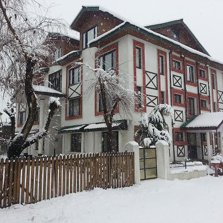 Royal Star Inn Srīnagar Eksteriør billede