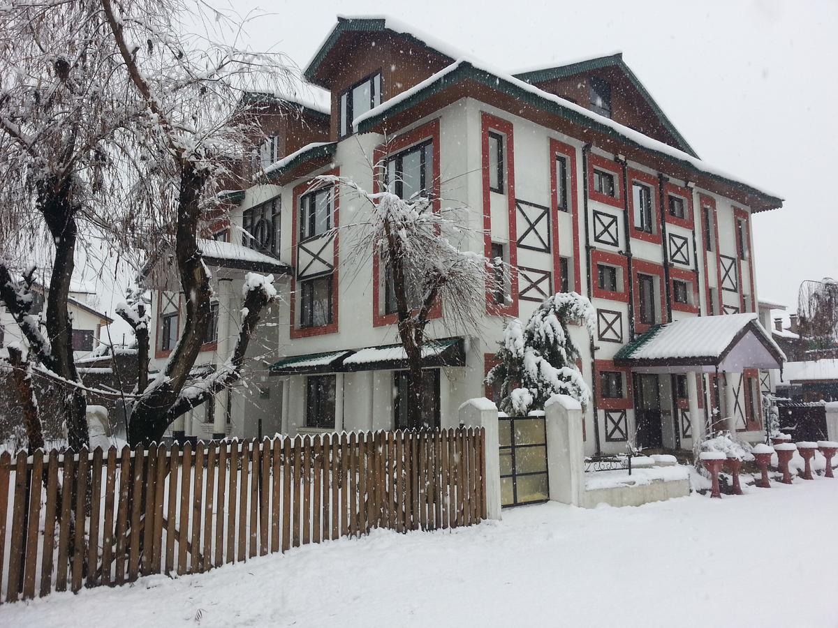 Royal Star Inn Srīnagar Eksteriør billede